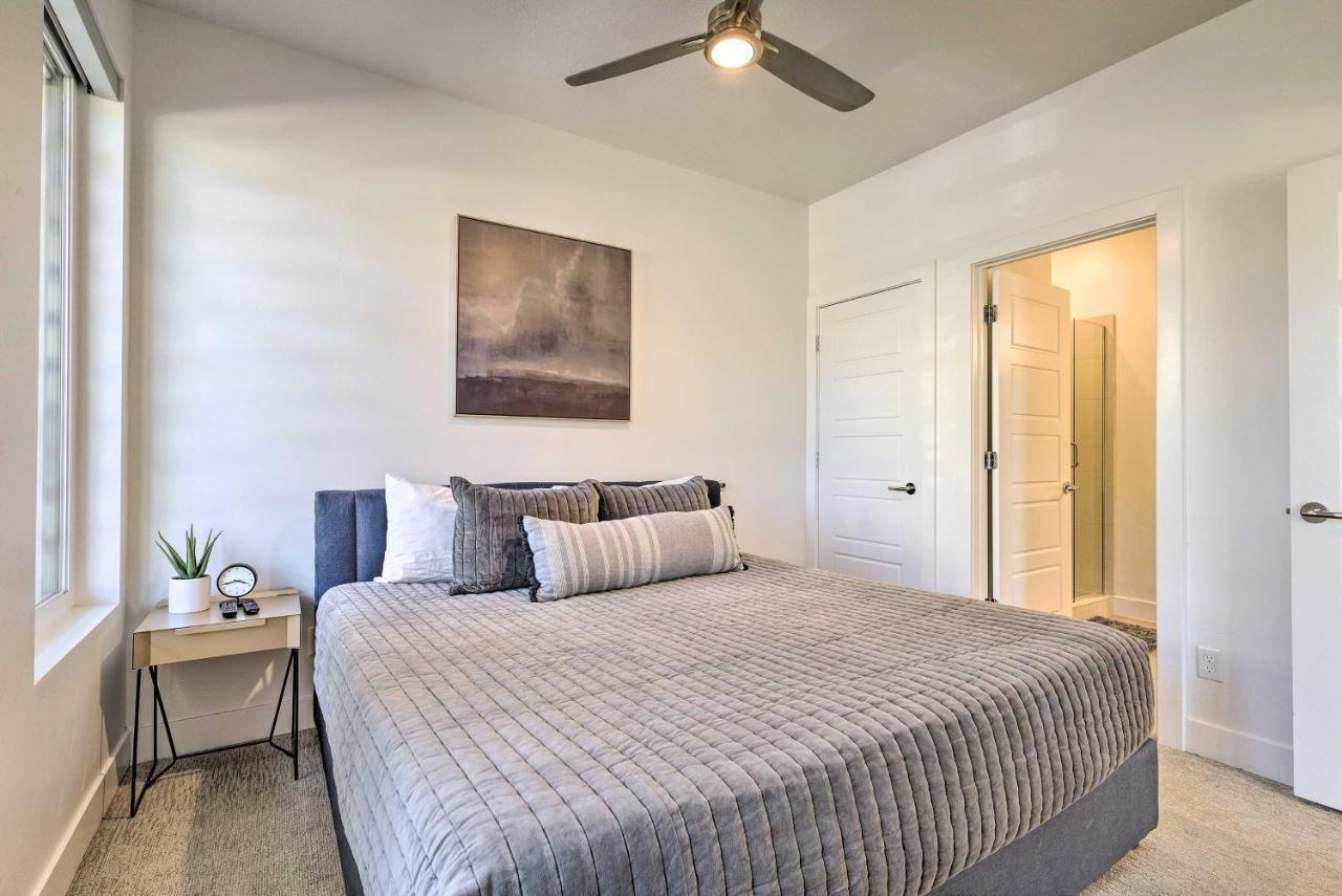 Holiday home Sunny Townhome And Balcony And Pool Access *