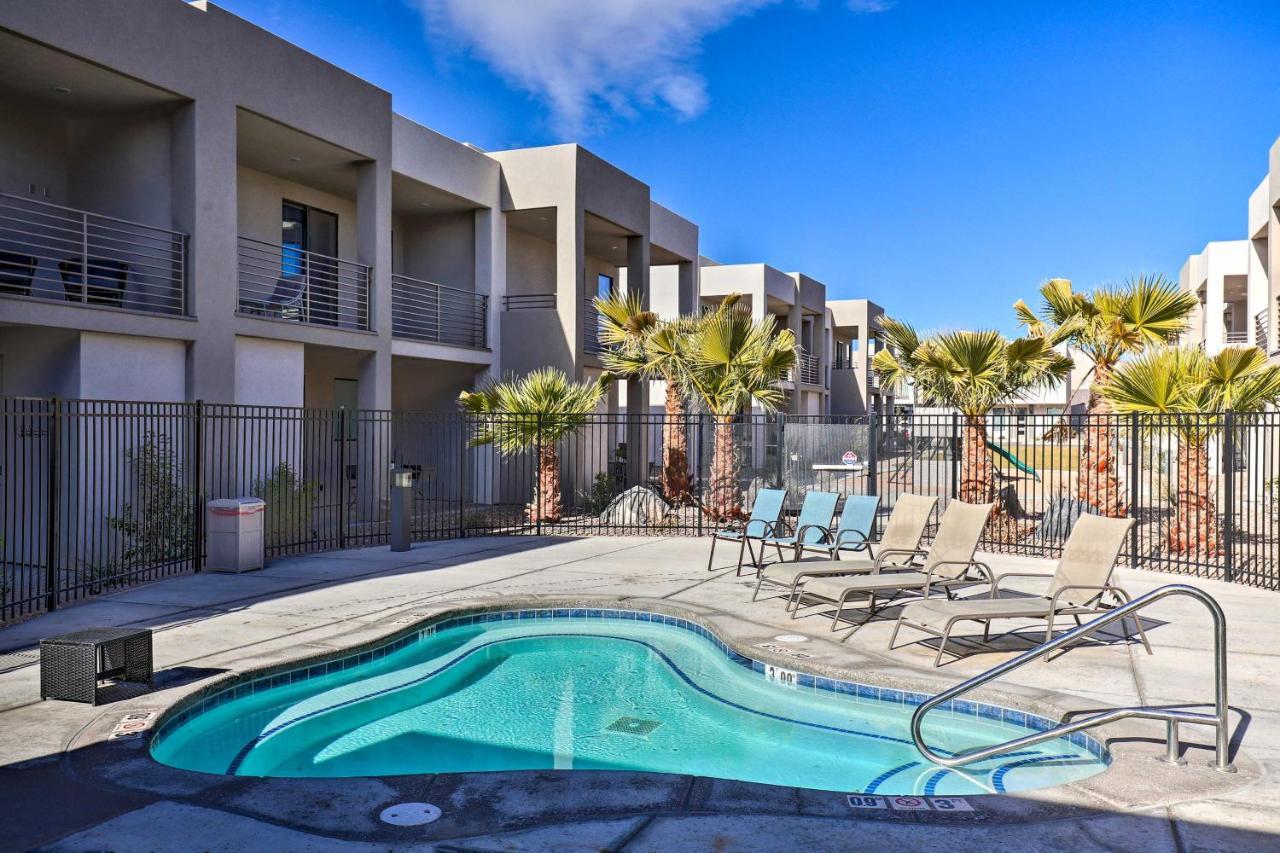 Sunny Townhome And Balcony And Pool Access Holiday home St. George